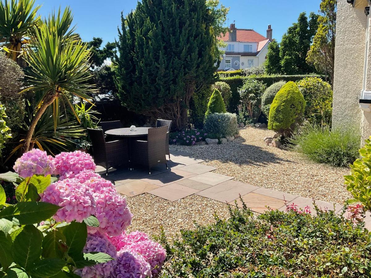 Brigstock House 4*